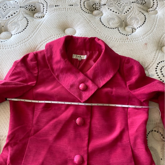 Business suit - Picture 3 of 6